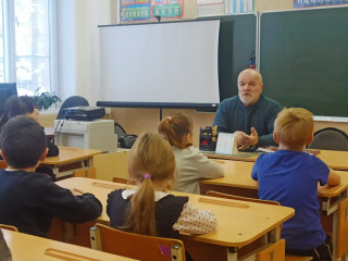 в школах Темкинского района прошла встреча с писателем Сергеем Егоровичем Михеенковым - фото - 7