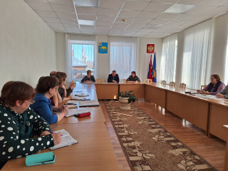 совещание с руководителями образовательных учреждений Темкинского района - фото - 1