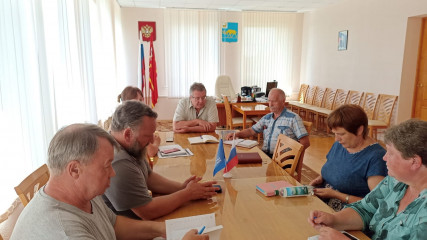 александр Васильев провел рабочее совещание по вопросу привлечения граждан на военную службу по контракту - фото - 1