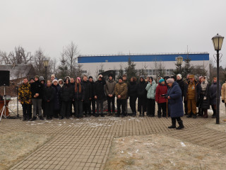 в Темкинском муниципальном округе состоялся митинг, посвященный Дню памяти о россиянах, исполнявших долг за пределами Отечества - фото - 4