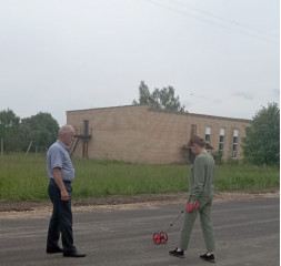 рабочая комиссия проверила выполнение ремонта улицы в деревне Булгаково - фото - 2