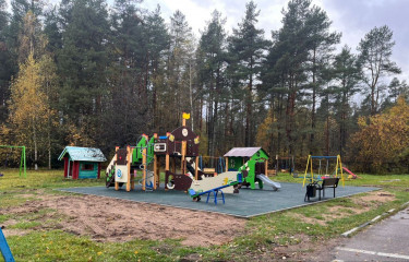 на территории дошкольной группы Темкинской школы появилась новая детская площадка - фото - 3