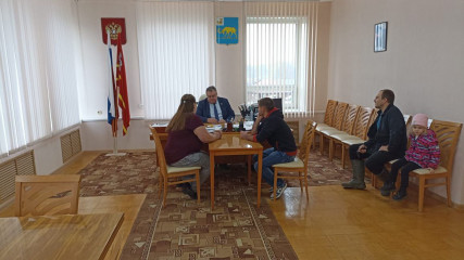 глава округа провел личный прием жителей - фото - 2