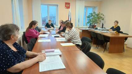 депутаты рассмотрели проект бюджета на 2026 год и плановый период 2027-2028 годов - фото - 1