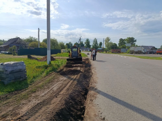 в Темкино началось обустройство тротуара на улице Замошье - фото - 1